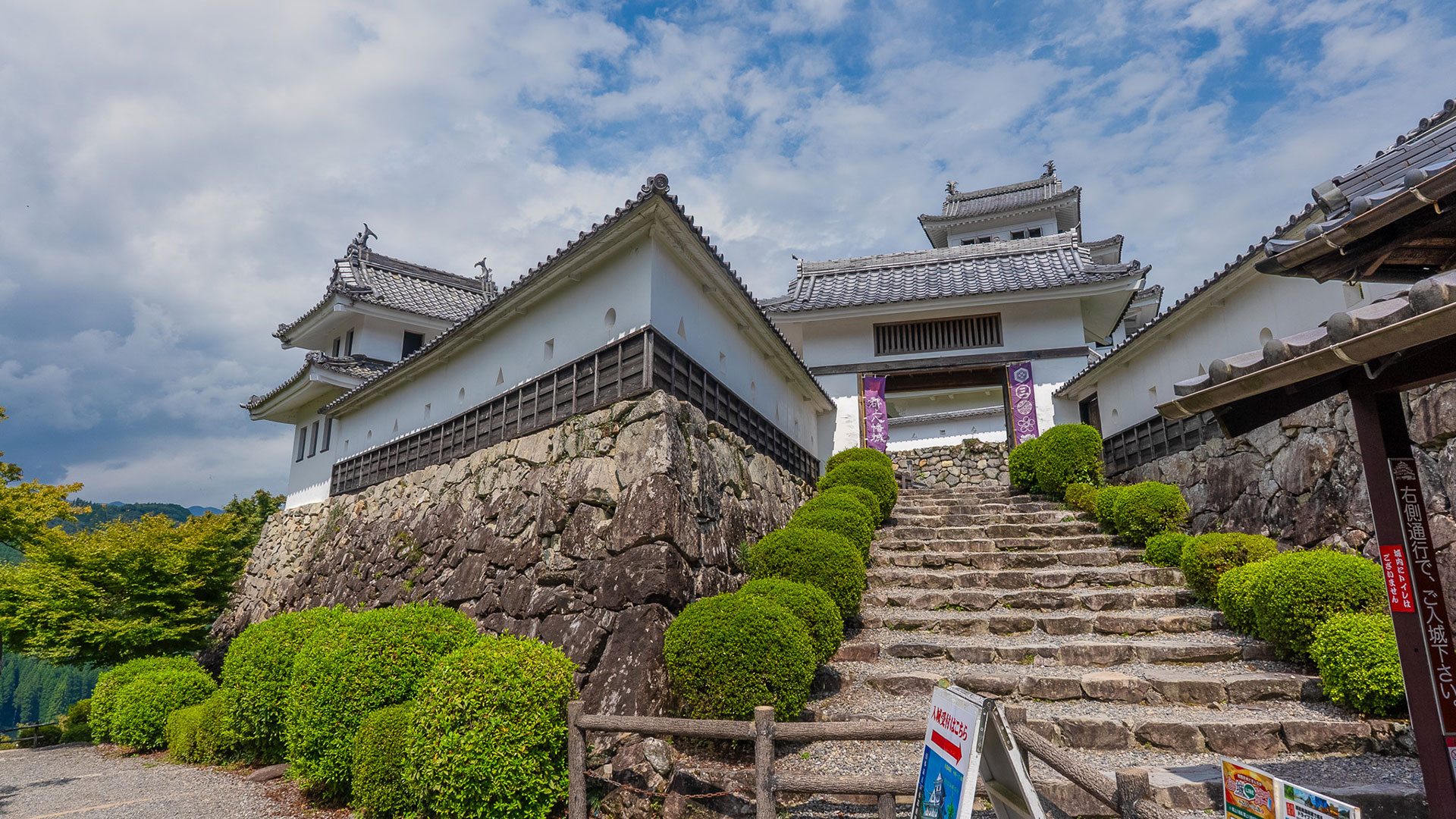 夏の郡上八幡城3