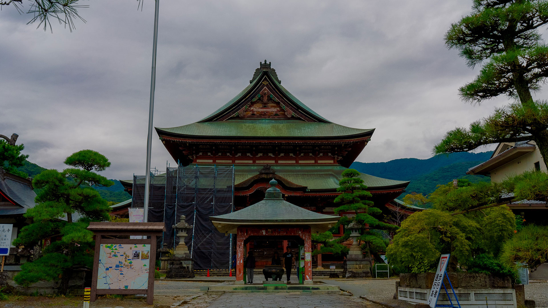 夏の甲斐善光寺3