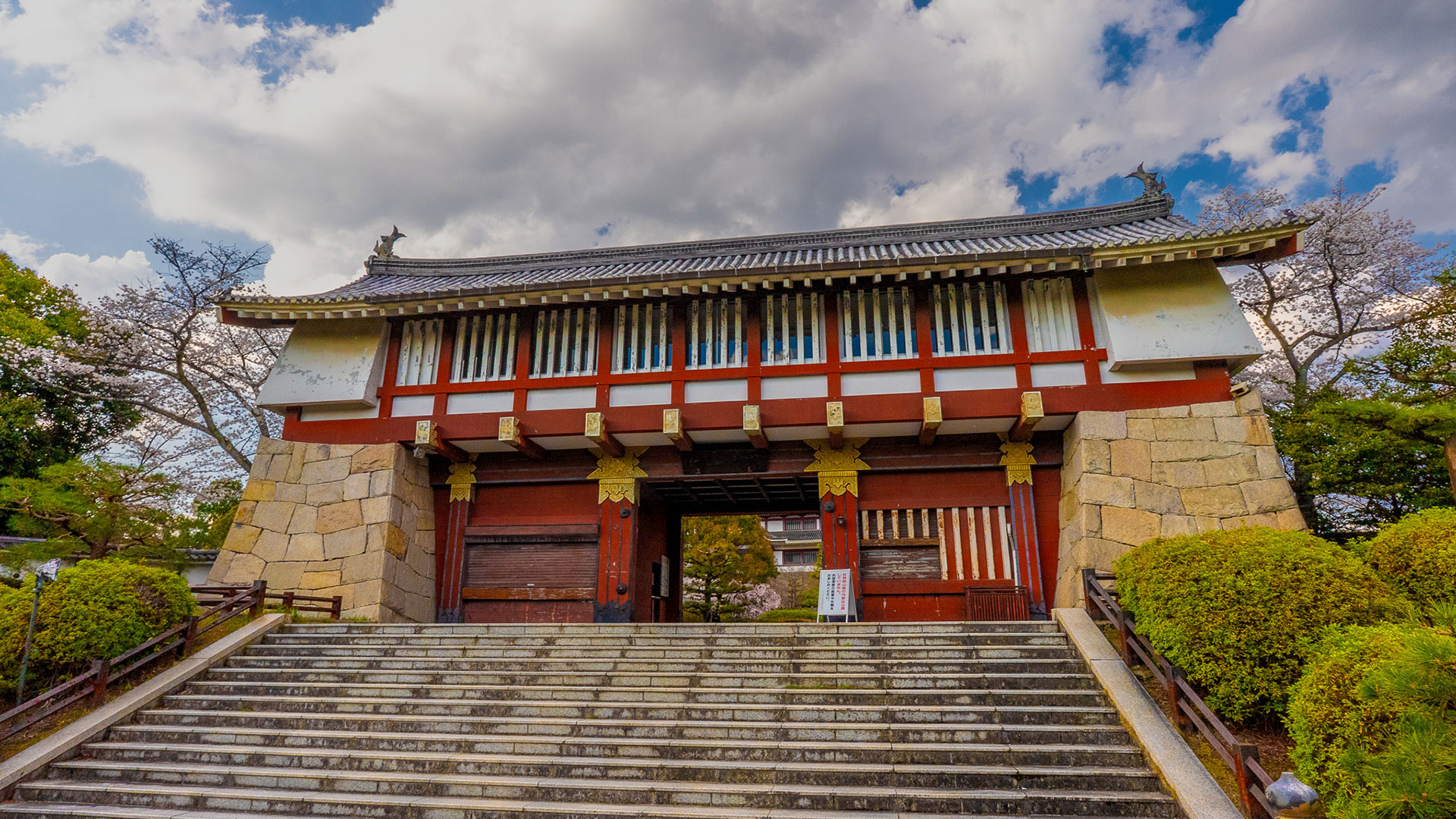 春の伏見桃山城10