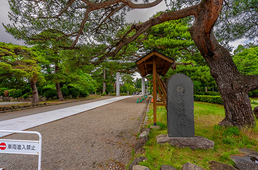 鶴ヶ岡城